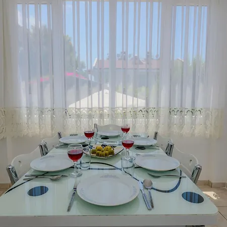 Kavak Garden Apartment *