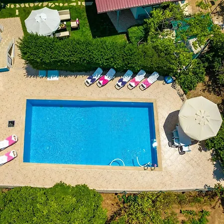 Kavak Garden Apartment